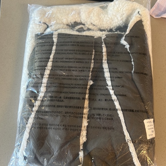 WEAR A HUG Long Sherpa lined open Lapel Cozy VEST Medium New - Picture 4 of 7